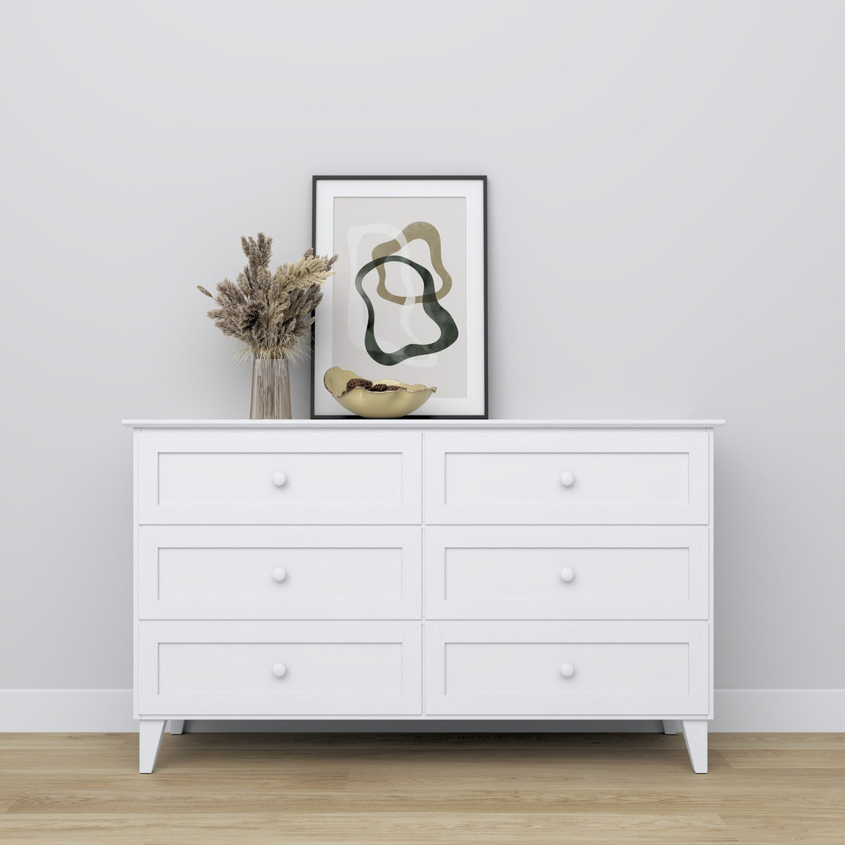 Chest of drawers 6S white – handle and drawer front, close-up of wooden finish